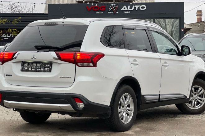 Mitsubishi Outlander 2015