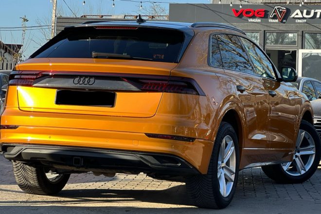 Audi Q8 Premium +