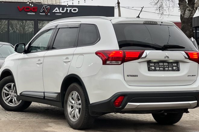 Mitsubishi Outlander 2015
