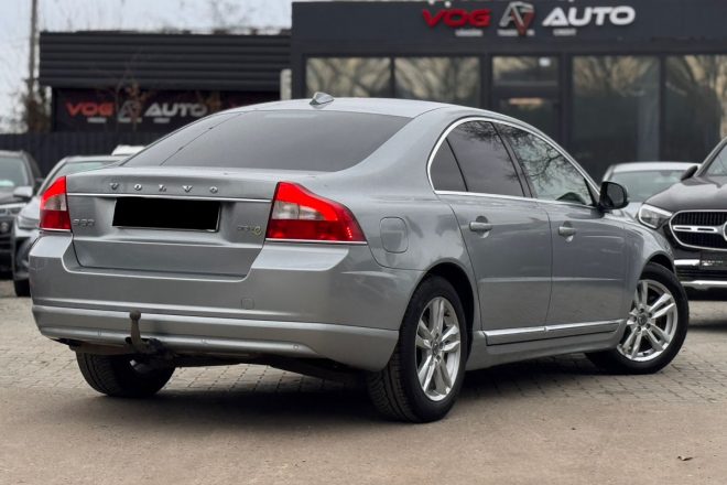 Volvo S80