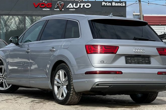 Audi Q7 E-tron 2017