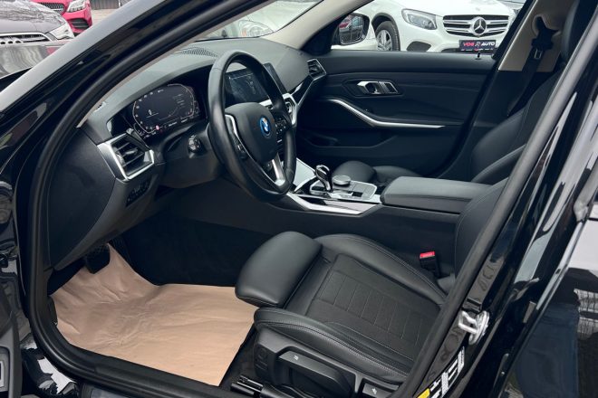 BMW 330e