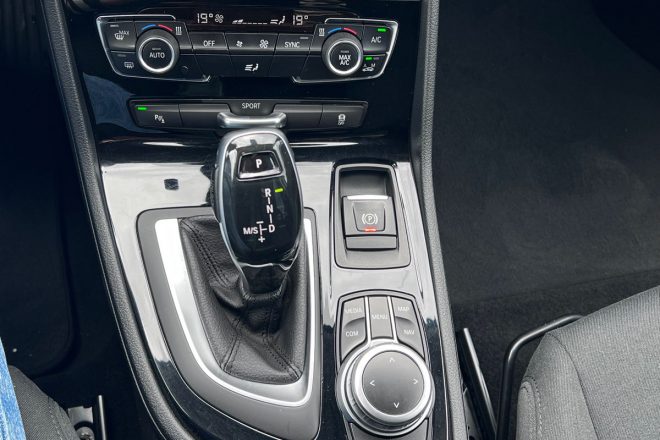 BMW 216D 7 LOC. 2019