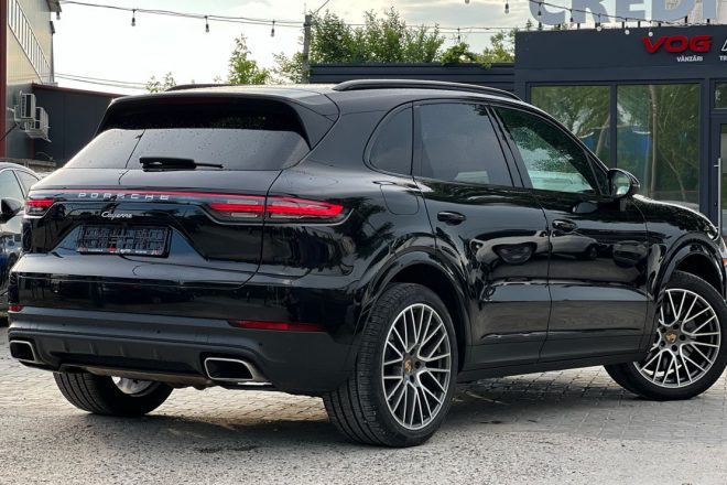 Porsche Cayenne 2021