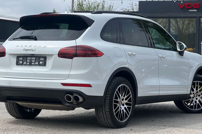 Porsche Cayenne Plug-in 2016