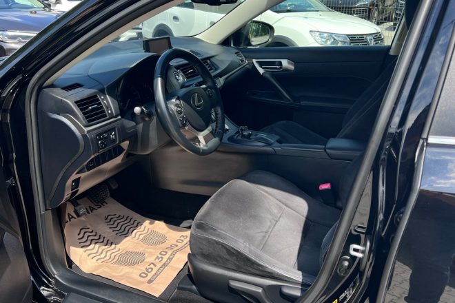 Lexus CT200h 2014