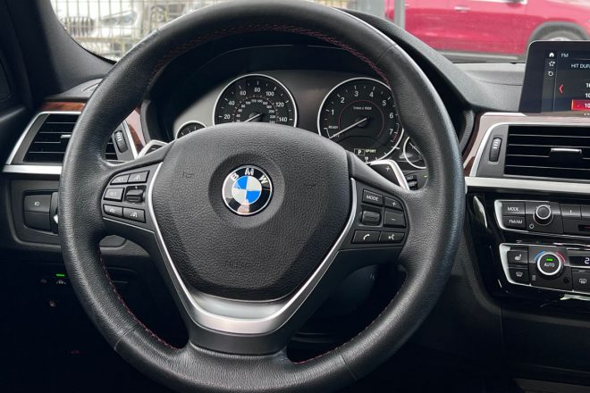 BMW 330e 2017
