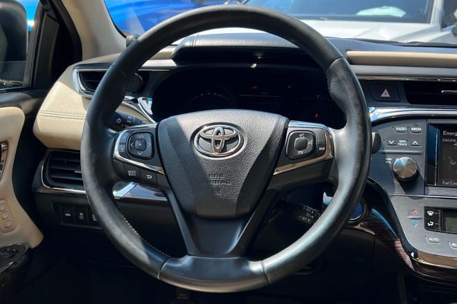 Toyota Avalon Hybrid 2013