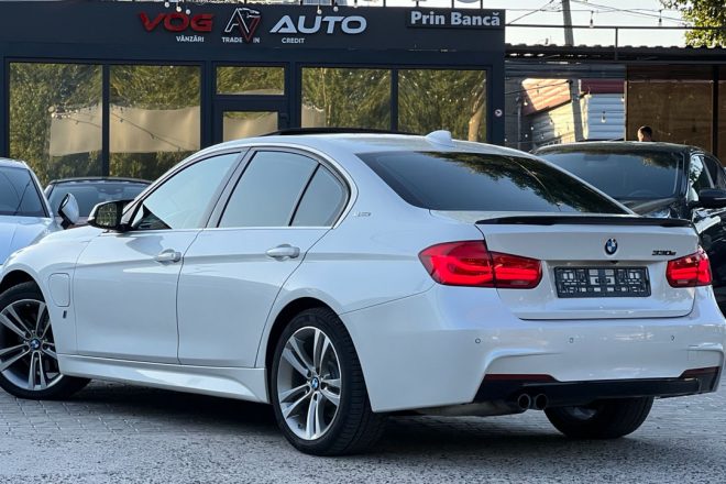 BMW 330e M-pack 2016