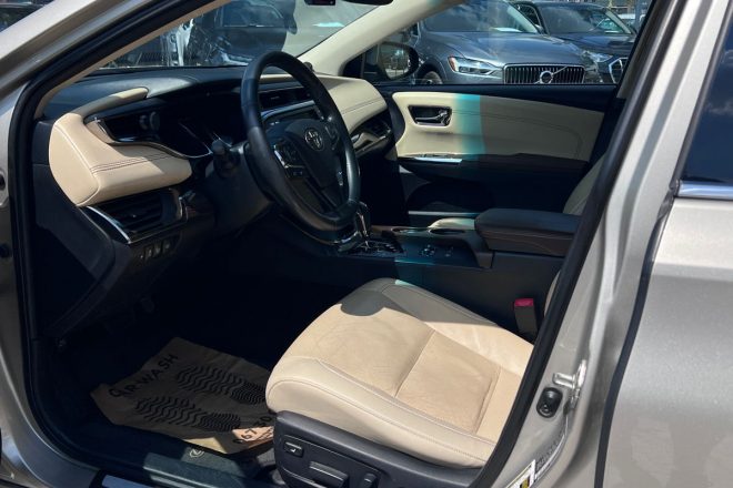 Toyota Avalon Hybrid 2013