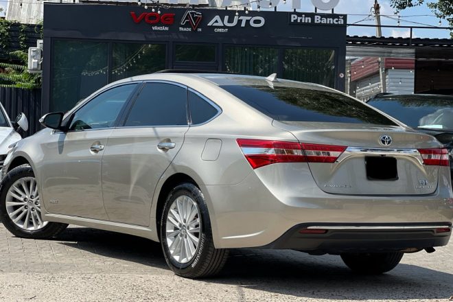 Toyota Avalon Hybrid 2013