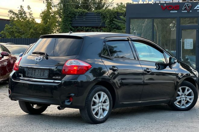 Toyota Auris 1.4 D4-D 2011