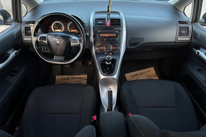 Toyota Auris 1.4 D4-D 2011
