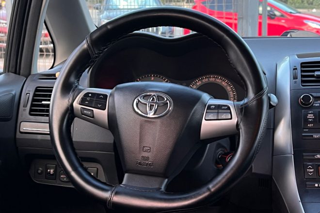 Toyota Auris 1.4 D4-D 2011
