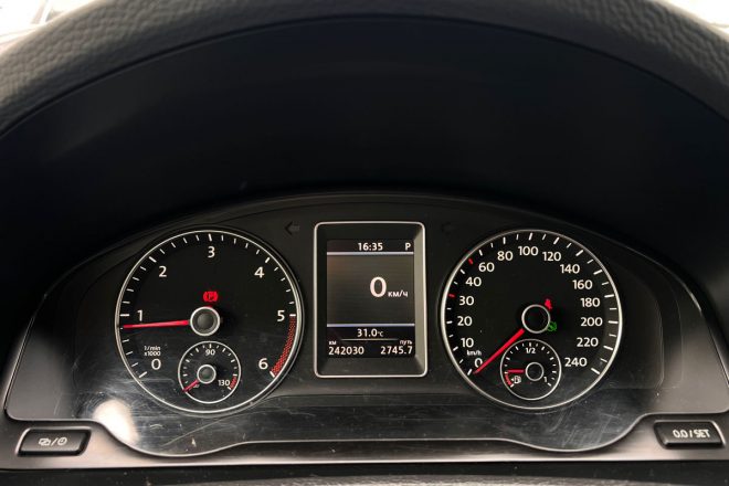 Vplkswagen T5 Multivan 2.0 TDI Aut. 2012